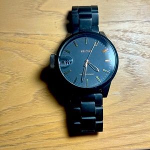 Men’s Black Nixon watch. Barely used . Originally 160$